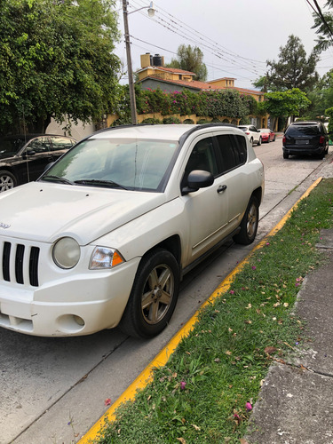 Jeep Compass Base 5vel 4x2 Mt
