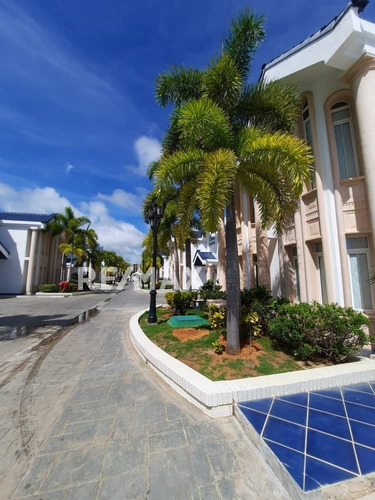 Imagen 7 de 14 de Town House En Margarita