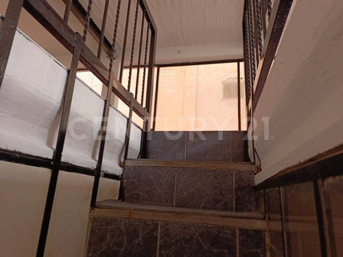 Departamento C/local Comercial En 3 Niveles, Ctm Risco, Gustavo A Madero, Cdmx