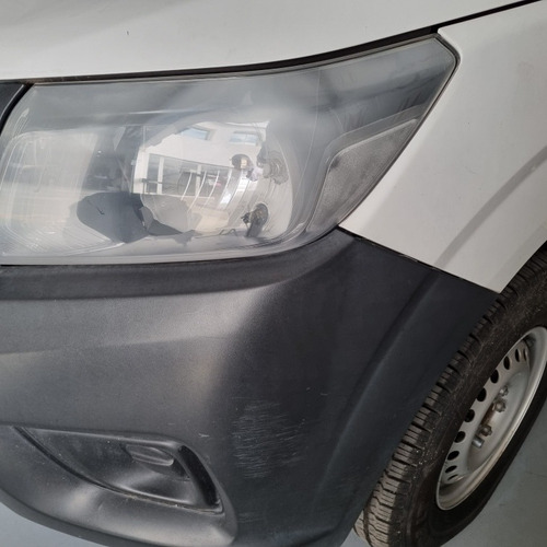 Imagen 6 de 14 de Nissan Np300 2.5 Estacas Dh Aa Mt 2016
