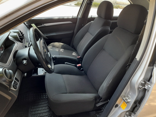 Imagen 10 de 15 de Chevrolet Aveo 1.6 Ltz L4 Man Mt 2015