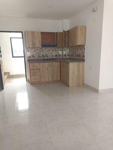 Hermoso Apartamento Esquinero En Segundo Piso En Venta Para Estrenar.