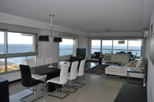 Apartamento En Alquiler Por Temporada De 3 Dormitorios En Pl