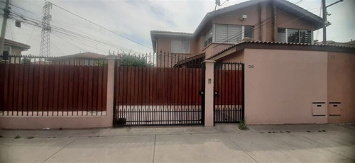 Casa En Venta De 4 Dorm. En Quilicura