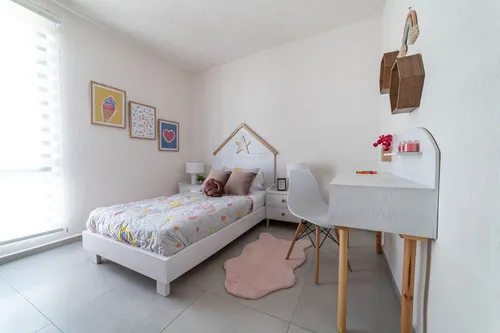 Casa De 3 Recámaras, 2.5 Baños Y Patio
