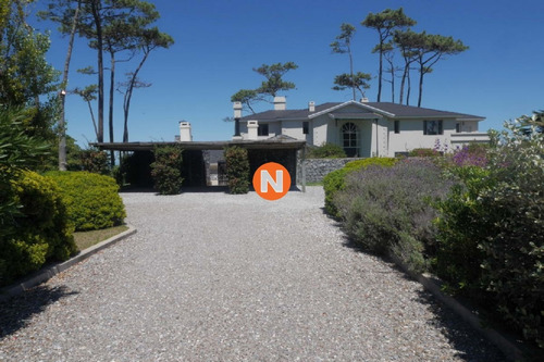 Casa En Venta Y Alquiler, Pinares, Punta Del Este, 8 Dormitorios.- Ref: 209507