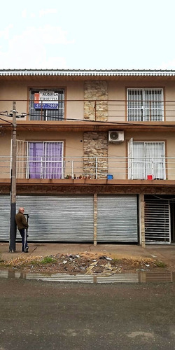 Venta En Block. Local A Estrenar + 10 Deptos De 2 Y 3 Amb + 4 Cocheras. Ideal Inversor.