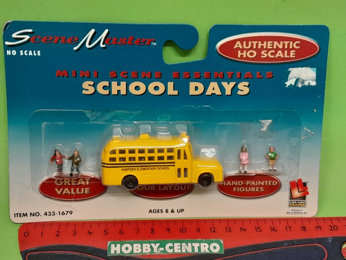 H0 1:87 Scene Master Set Bus Escolar Con 4 Figuras 