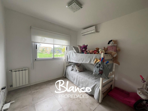 Casa En Venta En Pilar Del Este, Barrio Santa Elena, Pilar, G.b.a. Zona Norte