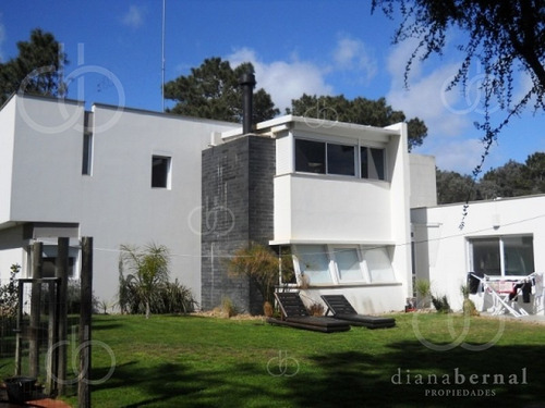 Punta Del Este, Rincón Del Indio, 4 Dormitorios Y Piscina Climatizada*- Ref: 42409