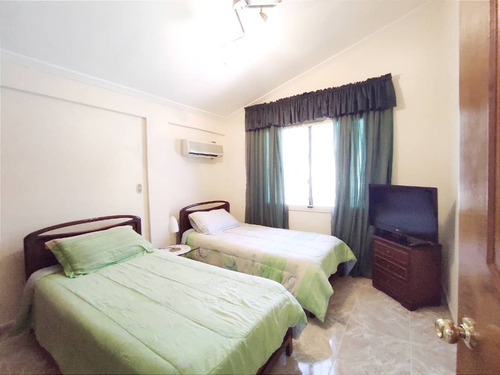 Casa En Venta La Victoria Aragua Cod. 23-3422 Yb