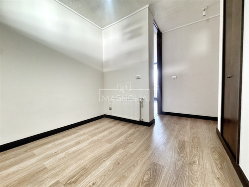 Departamento En Venta De 4 Dorm. En Lo Barnechea