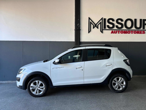 Imagen 8 de 25 de Renault Sandero Stepway 2017 1.6 Privilege 105cv