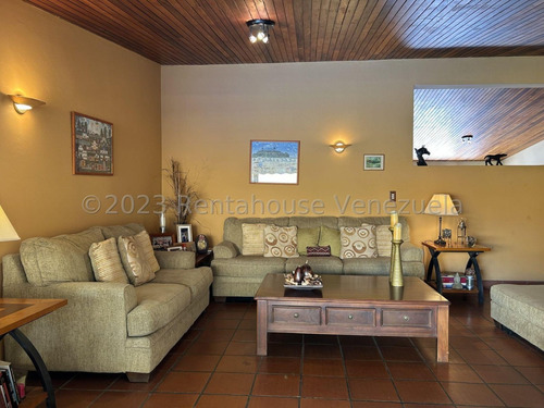 Casa En Venta En Macaracuay Caracas Calle Cerrada Piscina Parrillera Jacuzzi