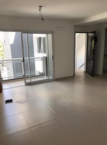 Imagen 10 de 15 de Departamento En Venta De 2 Ambientes De Excelente Ubicación En Temperley