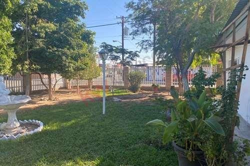 Imagen 16 de 25 de En Renta Acogedora Casa En Esquina Con Amplio Terreno En Col. Independencia