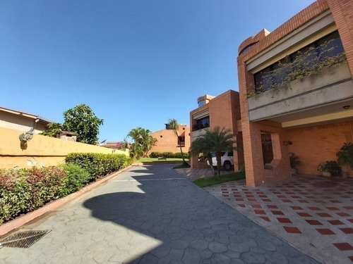 Imagen 2 de 20 de Re/maix. Iris Hernandez. Vende Townhouse (200/280m2). Piedras Pintada . Valencia. Codigo 434974