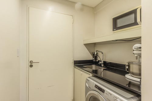 Venta Tres Ambientes. Balcon Al Frente. Luminoso. Seguridad 24hs. Amenities. Cochera. Liberateur