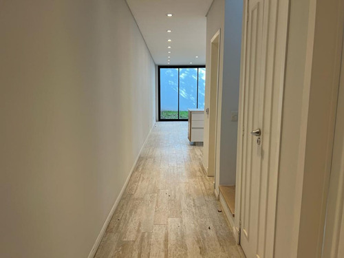Imagen 29 de 30 de Duplex 3 Amb C/ Patio Y Escritorio A Estrenar