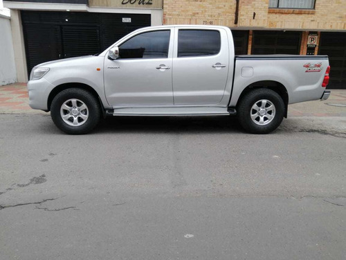 Toyota Hilux Mt 2500 4x4