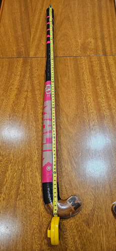 Palo De Hockey Rosa Chicle 31.496 " (Usado)