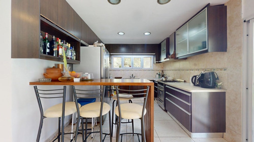Casa De 5 Dorm. En Venta La Plata- Pileta Y Parque