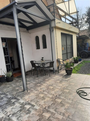 Imagen 2 de 13 de Casa En Venta De 6 Dorm. En Macul