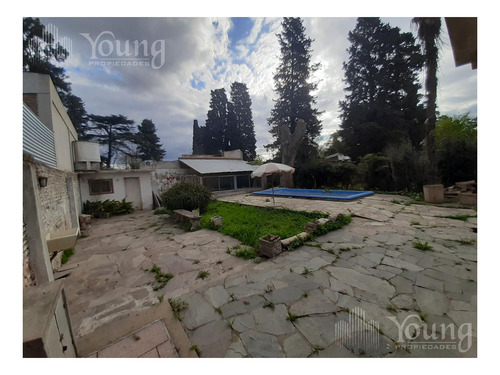 Imagen 19 de 28 de Casa De 4 Ambientes Con Jardin Y Pileta En Berazategui