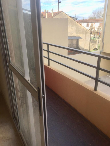 Imagen 8 de 14 de Departamento 2 Ambientes En Edificio