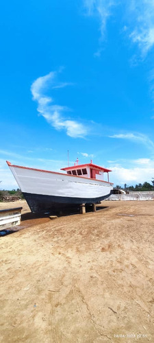 Barco De Pesca