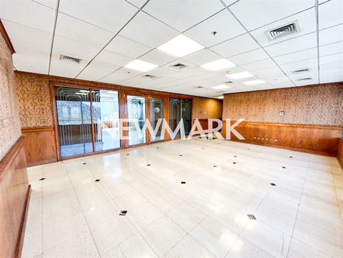 Gran Oficina Remodelada En Espectacular Barrio Financiero