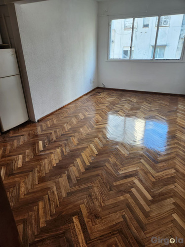 Venta Departamento Monoambiente Muy Luminoso En Recoleta