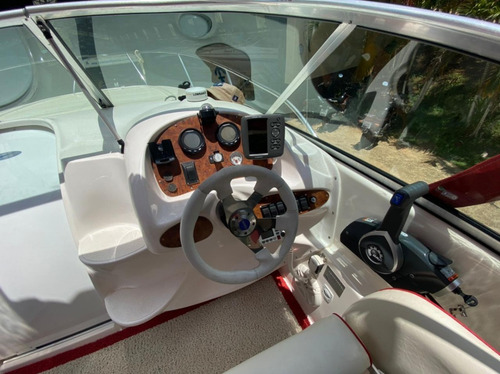 Lancha Triton 260