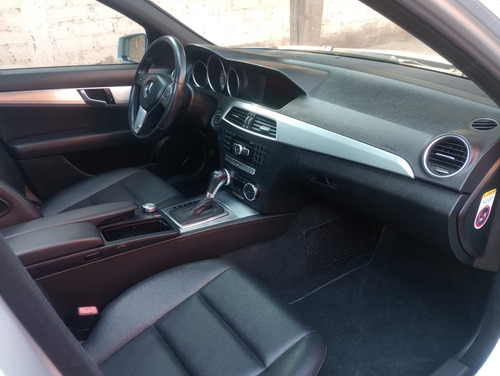 Mercedes-Benz C200 4 Sport 4p At