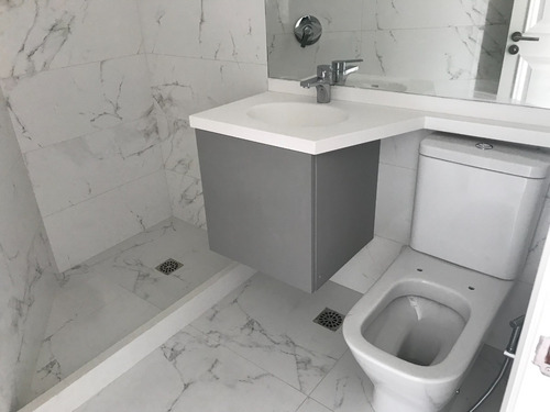 Imagen 10 de 21 de Venta Apartamento Sobre Rambla De Punta Carretas De 2 Dormitorios En Suite