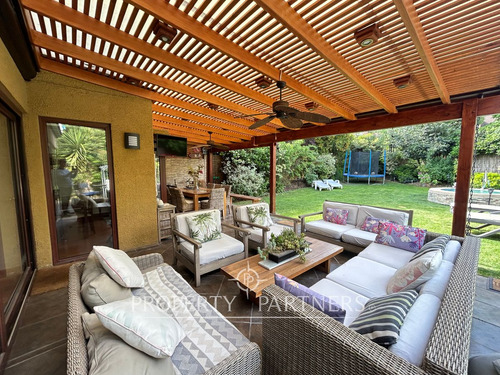 Espectacular Casa En Exclusivo Condominio De Camin...
