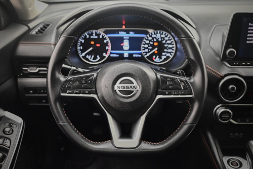 Imagen 10 de 18 de Nissan Sentra B18 2.0 Sr At