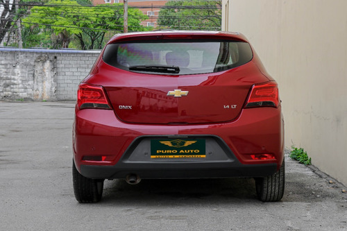 Imagem 6 de 15 de Chevrolet Onix