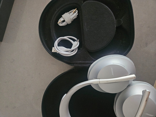 Audífonos Bose Noise Canceling 700 Bluetooth Luxe Silver (Usado)
