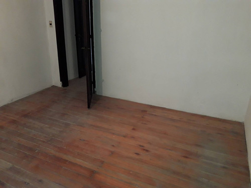 Imagen 9 de 11 de Venta De Padron Unico Con Cuatro Unidades. Galpon Y Tres Apartamentos.