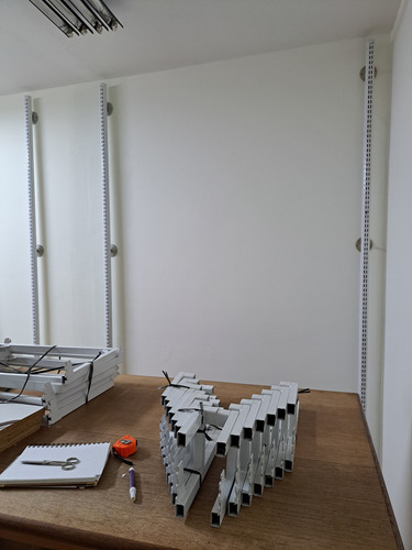 Cremalheira Para Tecidos E Prateleiras Branco (Usado)