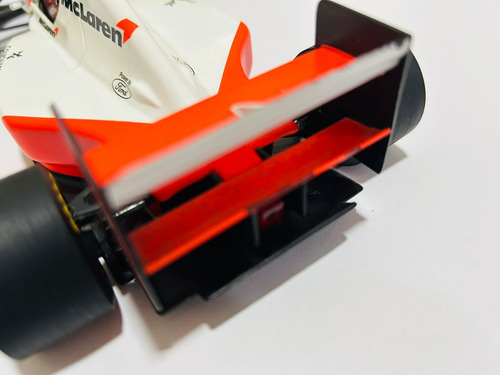 Minichamps F1 1:18 Mclaren Mp4/8 - Ayrton Senna Branco
