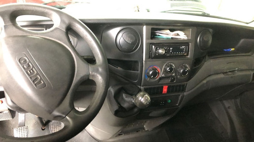 Imagem 9 de 15 de Iveco Daily 35s14 Chassi Cabine Turbo Intercooler 2013
