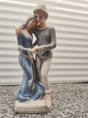 Estatuilla Porcelana China Pareja De Novios 25,5 Cm De Alto