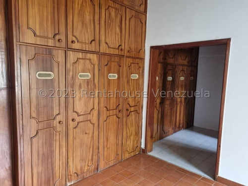 Local Comercial En Venta En Nueva Segovia Barquisimeto Lara -- %%m-c-t%% Cod. 24 Guion 3 7 5 9