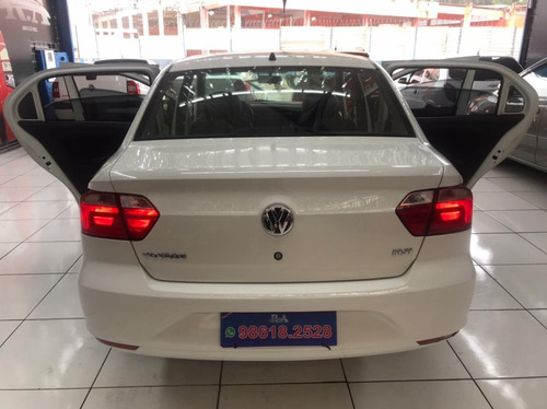 Imagem 3 de 13 de Volkswagen Voyage 1.6 Msi Trendline Total Flex 4p