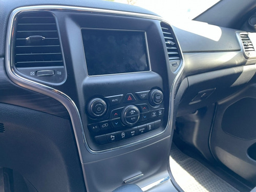 Jeep Grand Cherokee 3.6 LAREDO AT 4X2