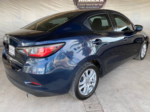 Imagen 4 de 15 de Toyota Yaris 2017 1.5 R Xle At
