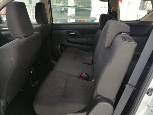 Imagen 12 de 15 de Suzuki Ertiga Glx