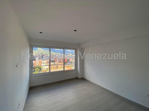 Apartamento Remodelado En Venta, Urb. Las Mercedes
